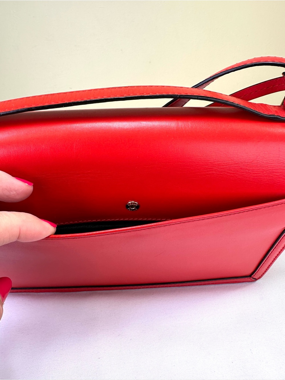 Loewe Barcelona Red Leather Iconic Triangular Fastening Shoulder/Crossbody COA - Picture 7 of 17